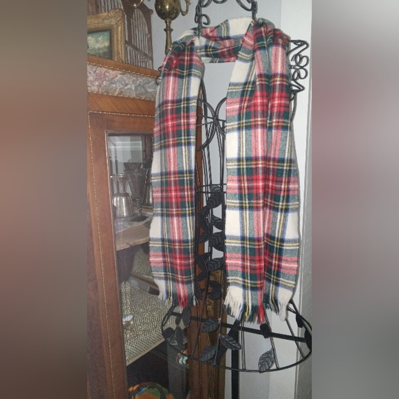 100% Wool scarf made in scotland - Picture 2 of 3